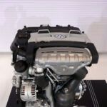 Volkswagen_TSI_engine_01